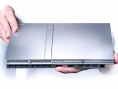 Sony annonce la PlayStation 2 Silver