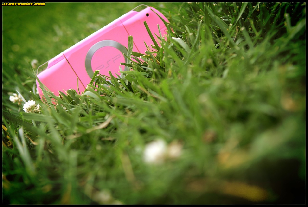 La PSP Pink prend la pose