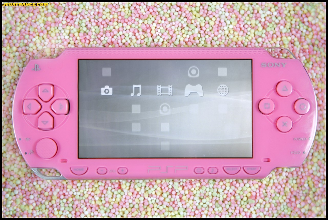La PSP Pink prend la pose
