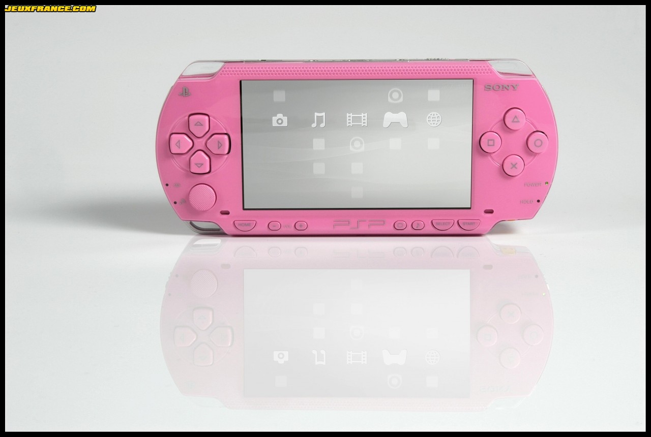 La PSP Pink prend la pose