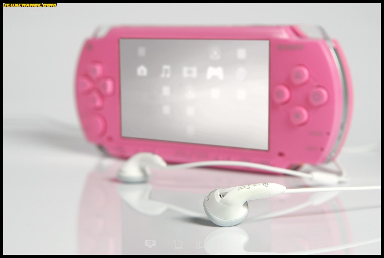 La PSP Pink prend la pose