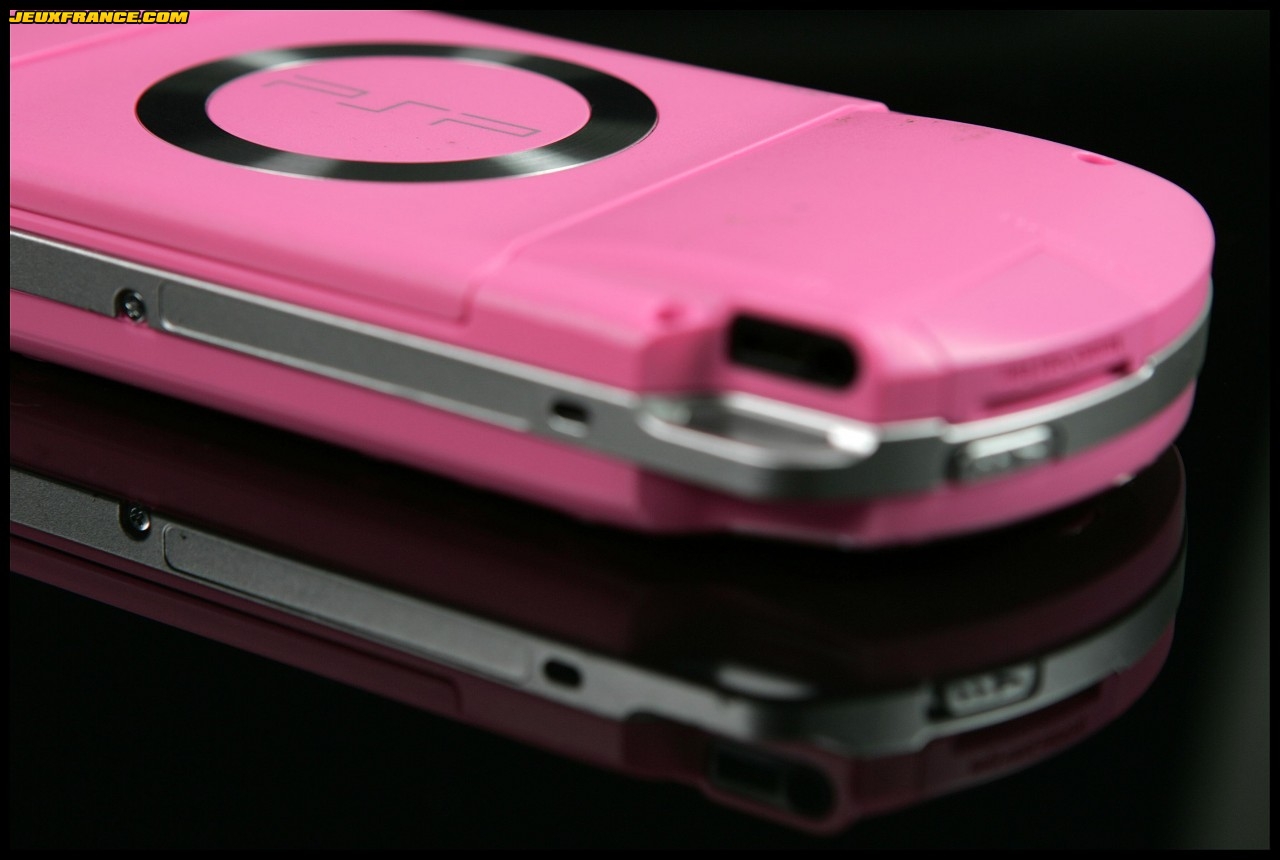 La PSP Pink prend la pose