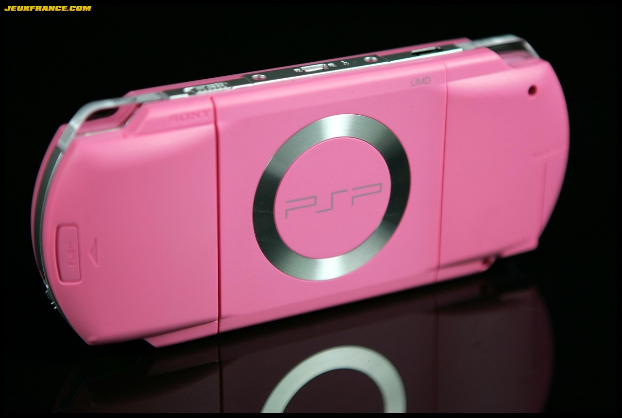 La PSP Pink prend la pose