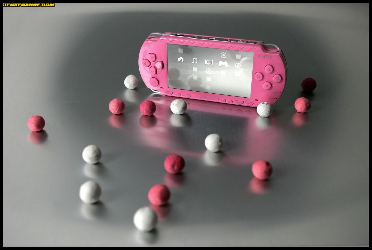 La PSP Pink prend la pose