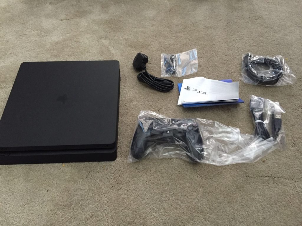 [LEAK] Une PlayStation 4 Slim en approche en plus du modèle Neo