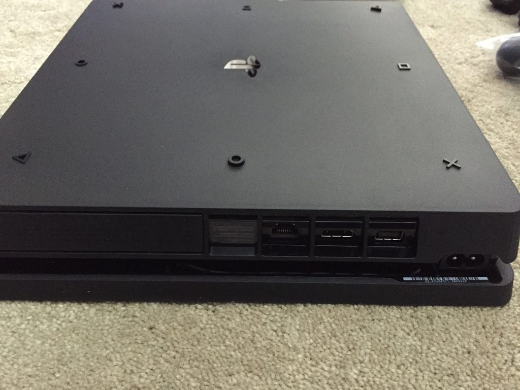 [LEAK] Une PlayStation 4 Slim en approche en plus du modèle Neo