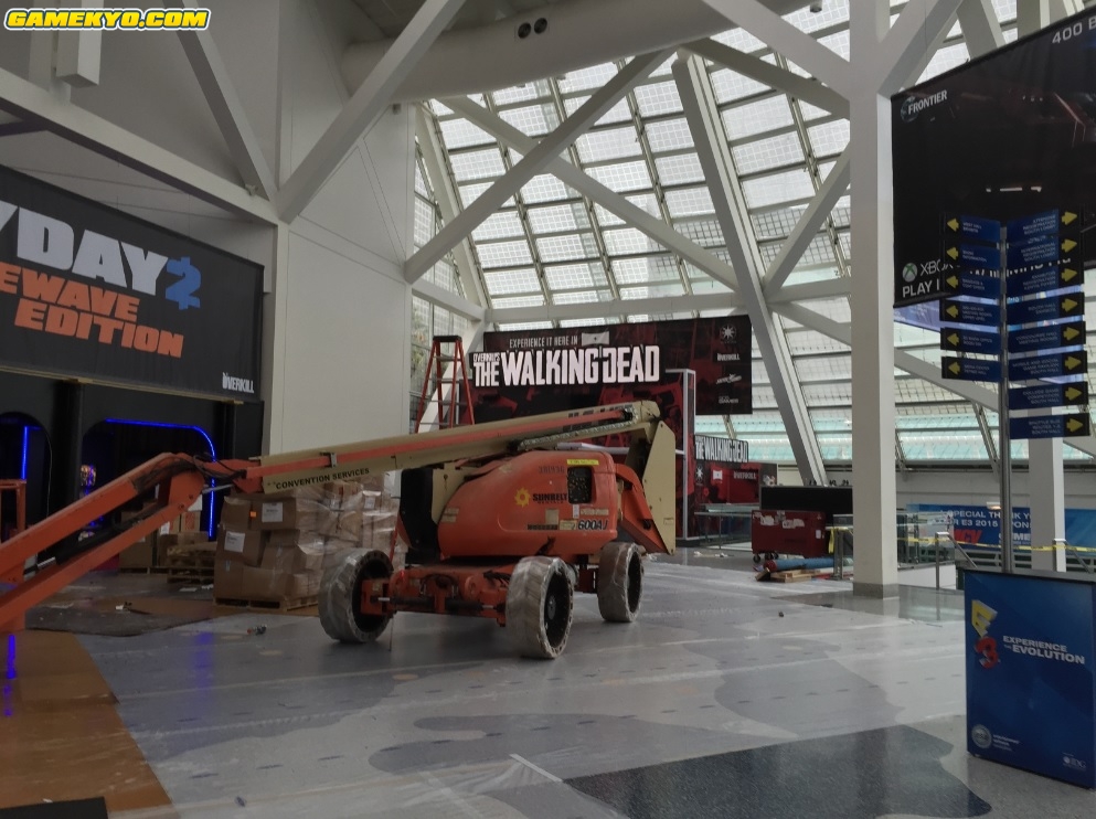 E3 2015 : préparation des stands (photos)