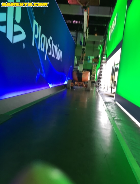 E3 2015 : préparation des stands (photos)