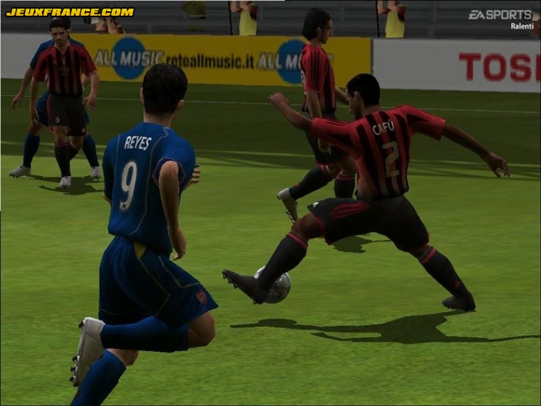 FIFA 2005 s'illustre sur PC