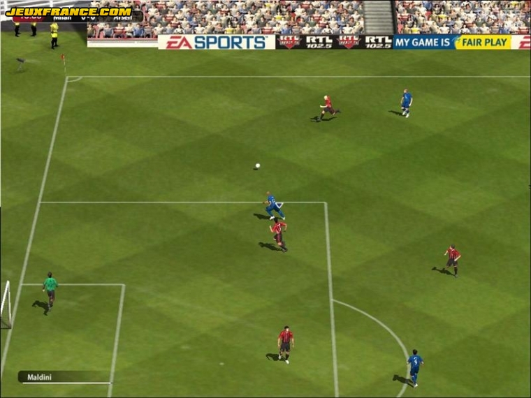 FIFA 2005 s'illustre sur PC