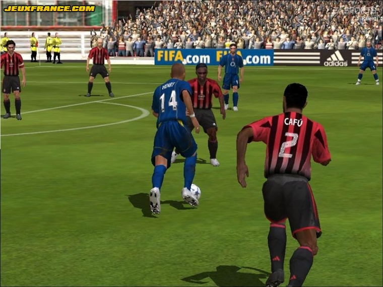 FIFA 2005 s'illustre sur PC