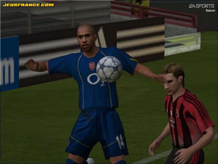 FIFA 2005 s'illustre sur PC