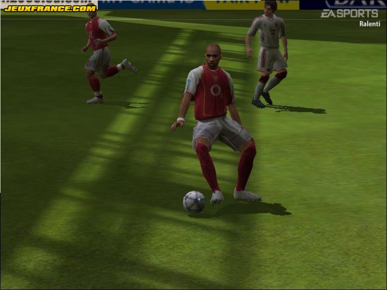 FIFA 2005 s'illustre sur PC