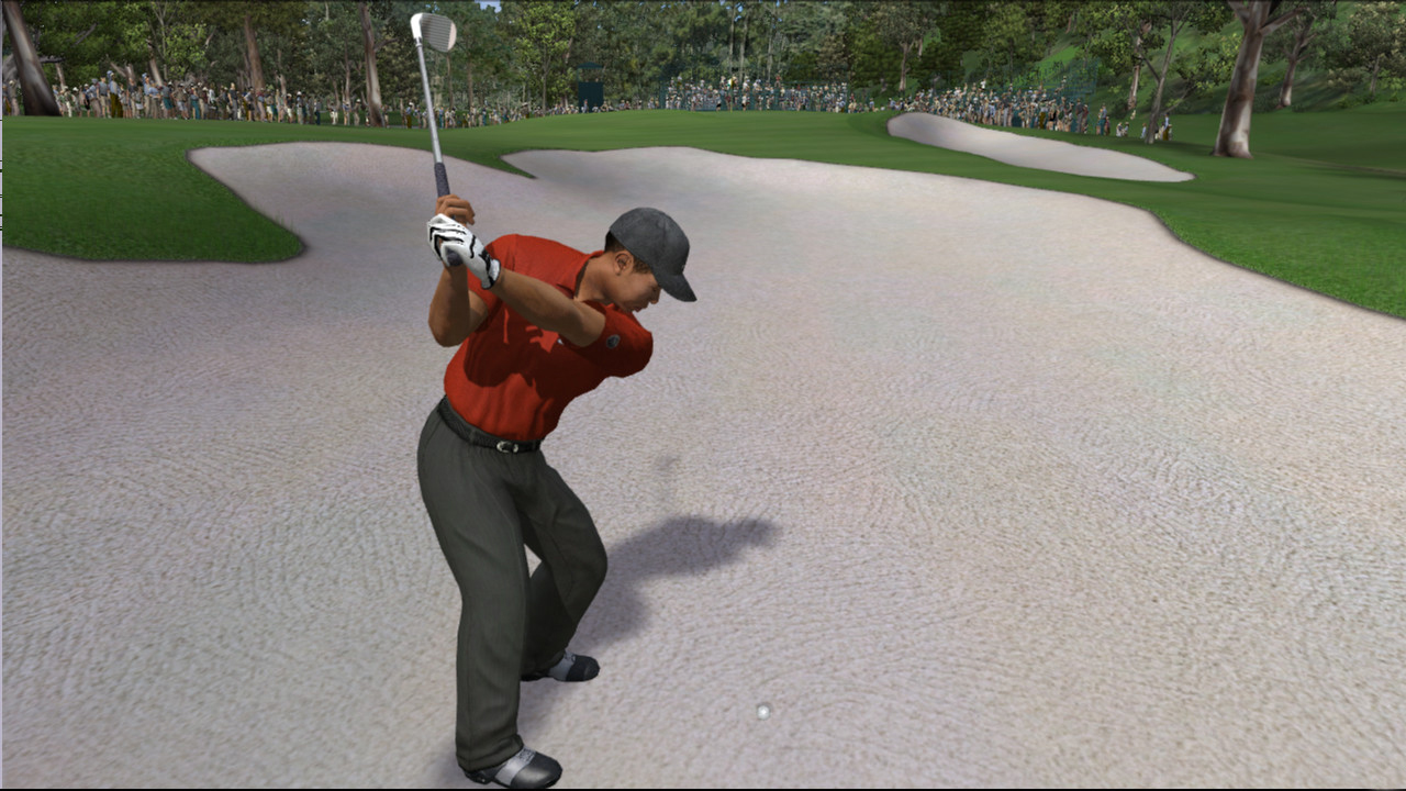 Tiger Woods swingue sur le green