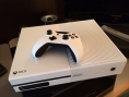 Quelques photos de la Xbox One blanche