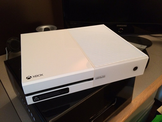 Quelques photos de la Xbox One blanche