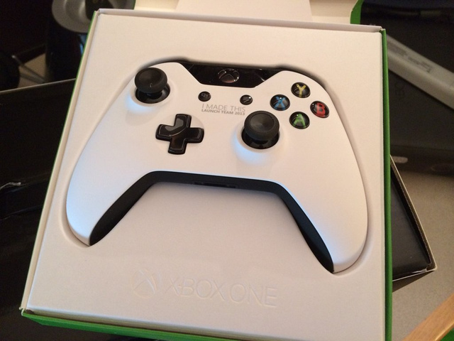 Quelques photos de la Xbox One blanche