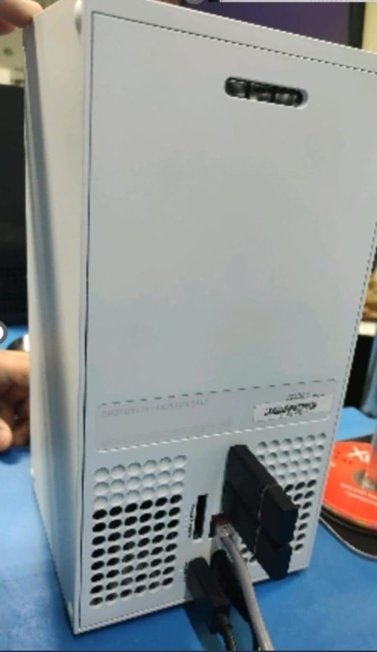 [LEAK] Les contours de la Xbox Series X modèle Digital, qui arriverait plus vite que prévu