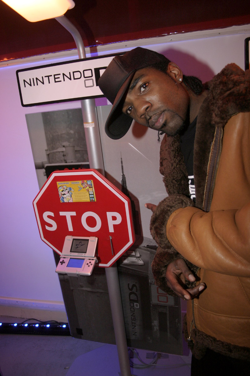 Le groupe IAM joue à la Nintendo DS