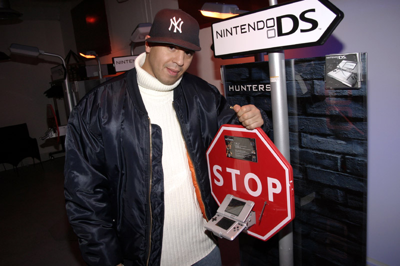 Le groupe IAM joue à la Nintendo DS