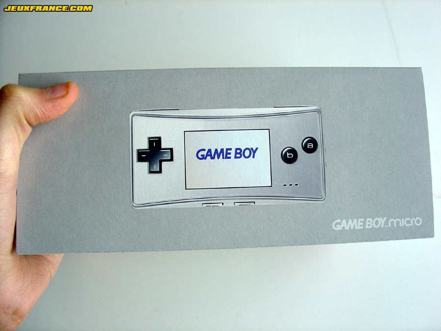 La Game Boy Micro arrive en Europe