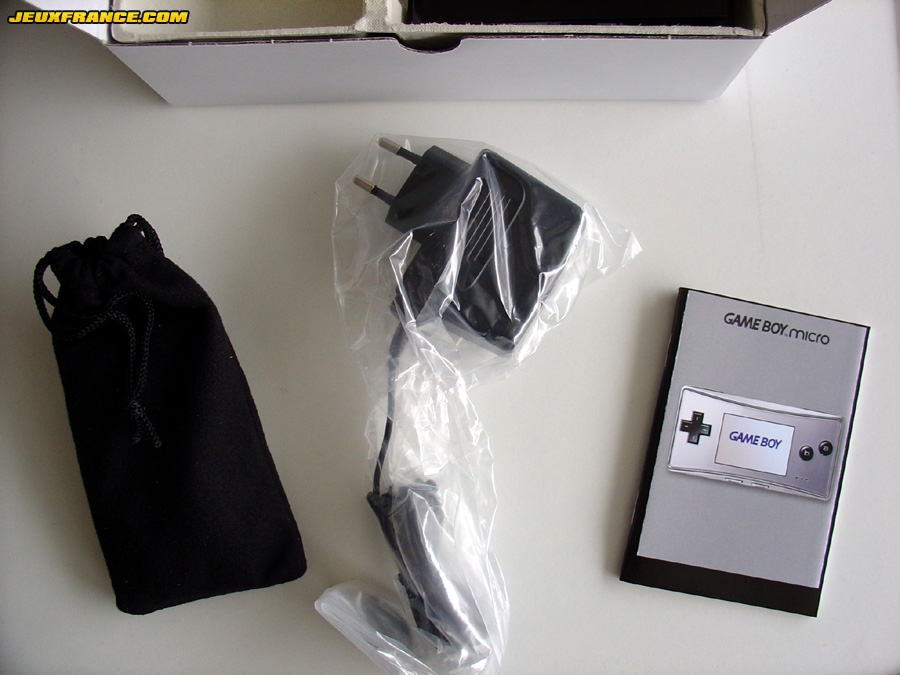 La Game Boy Micro arrive en Europe