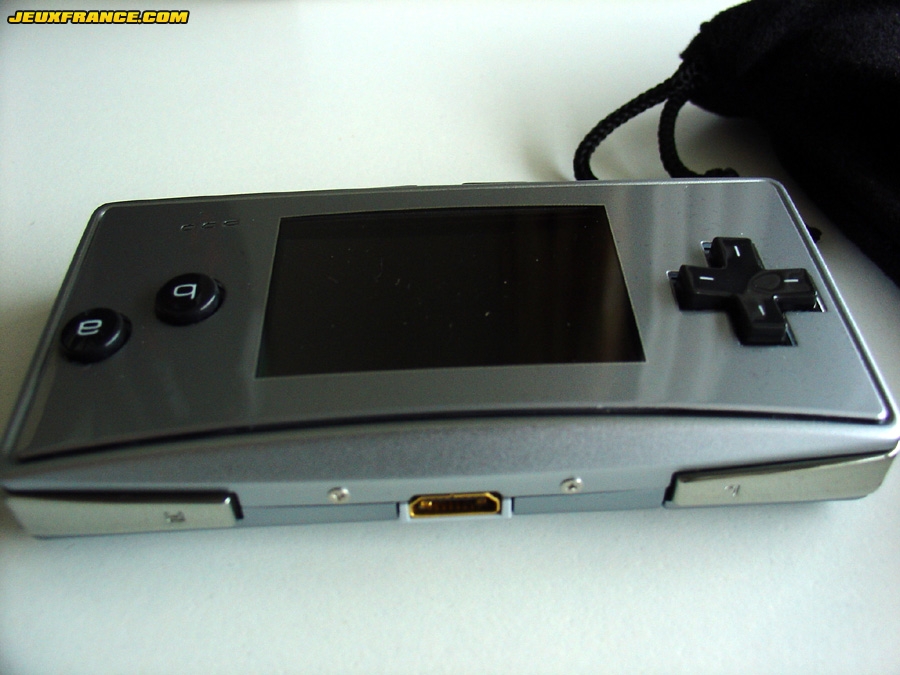La Game Boy Micro arrive en Europe
