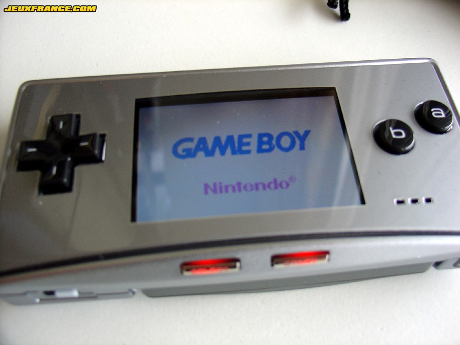 La Game Boy Micro arrive en Europe
