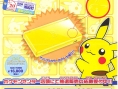 Une Nintendo DS jaune version Pikachu