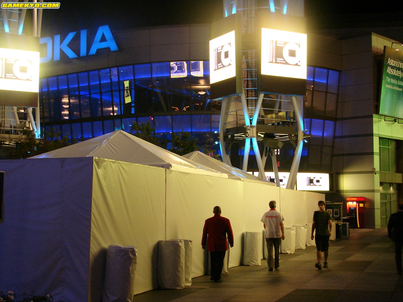 Conférence Nintendo : premières photos de nuit !