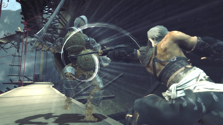 Nier passe à l'attaque en images