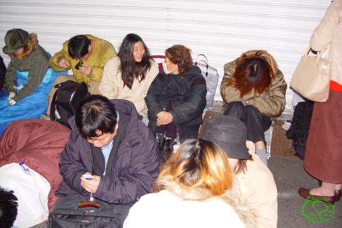 Shinjuku PSP Waiting line...