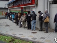 Shinjuku PSP Waiting line...