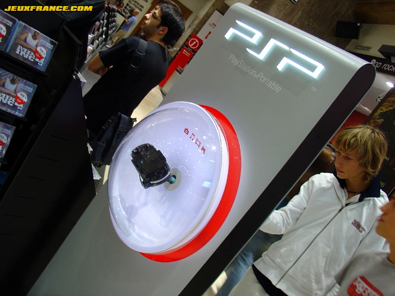Lancement de la PSP au Virgin