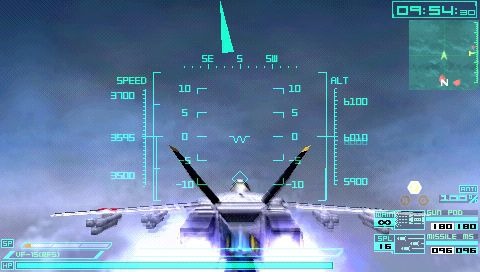 Macross Triangle Frontier : avalanche d'images